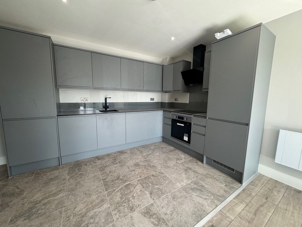 Property photo 3 of 7 Kitchen