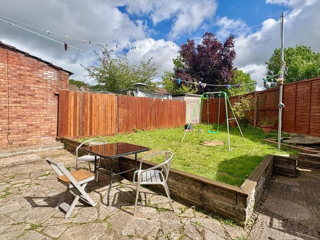 Property photo 2 of 11