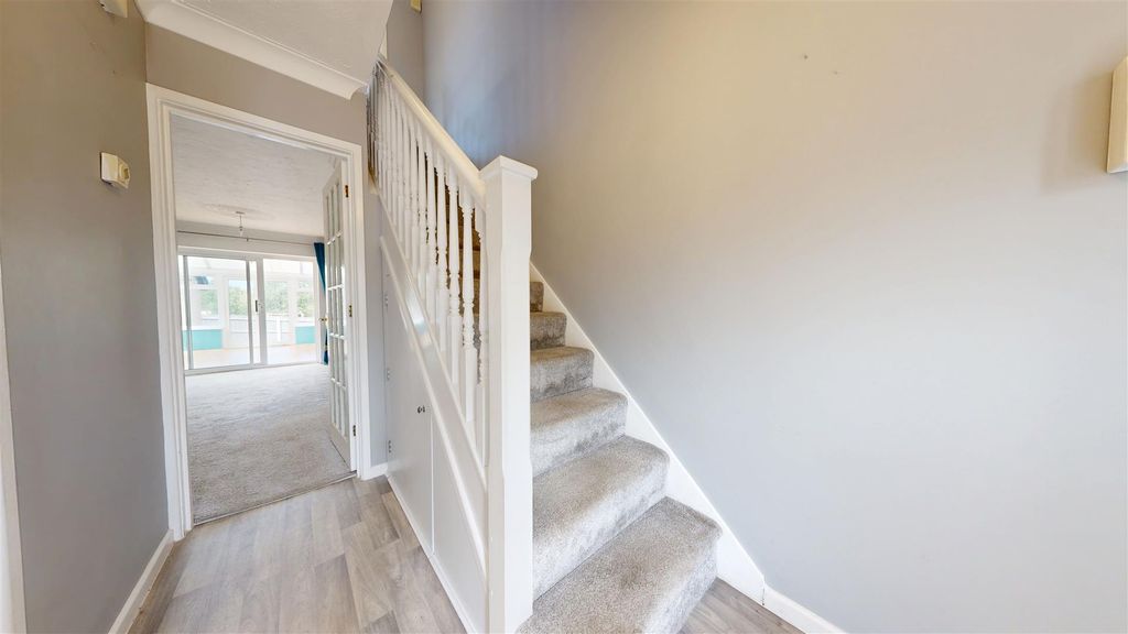 Property photo 3 of 18 Hallway.Jpg