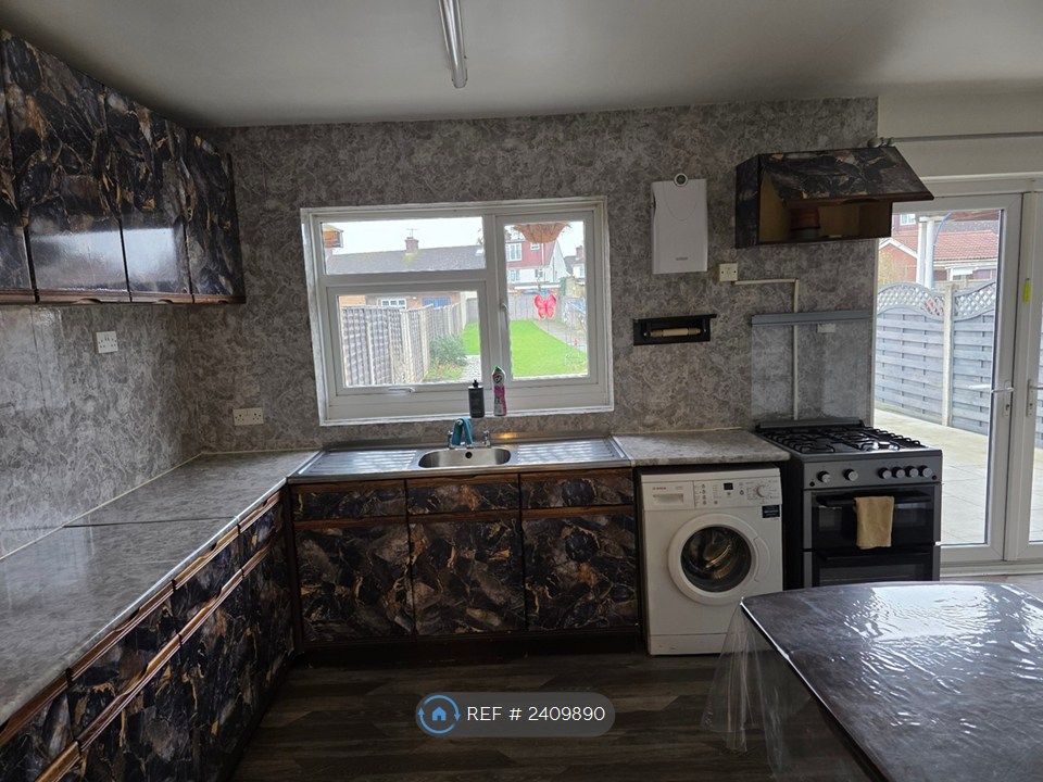 Property photo 1 of 8 Kitchen