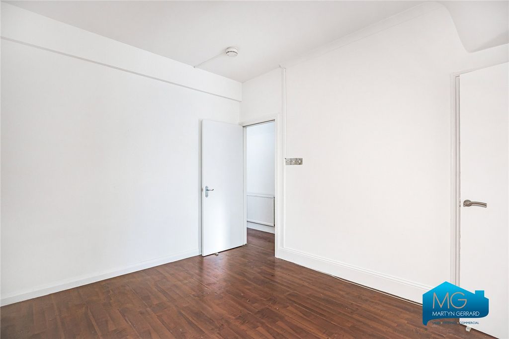 Property photo 3 of 25 Picture No. 05