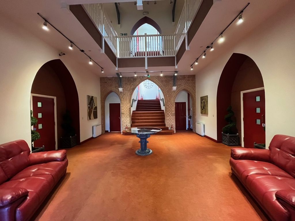 Property photo 2 of 10 Communal Area