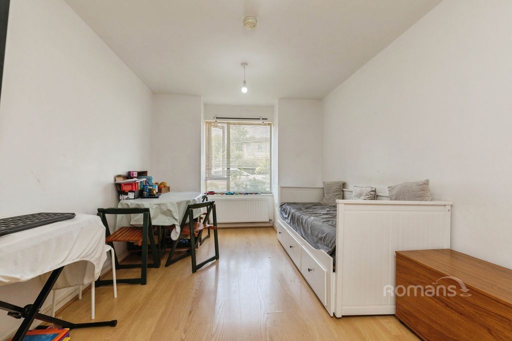 Property photo 3 of 8 Pbox-Img.Jpg