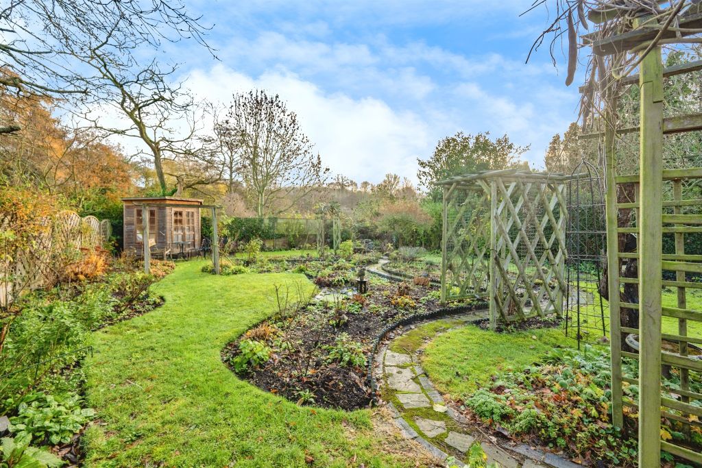 Property photo 2 of 23