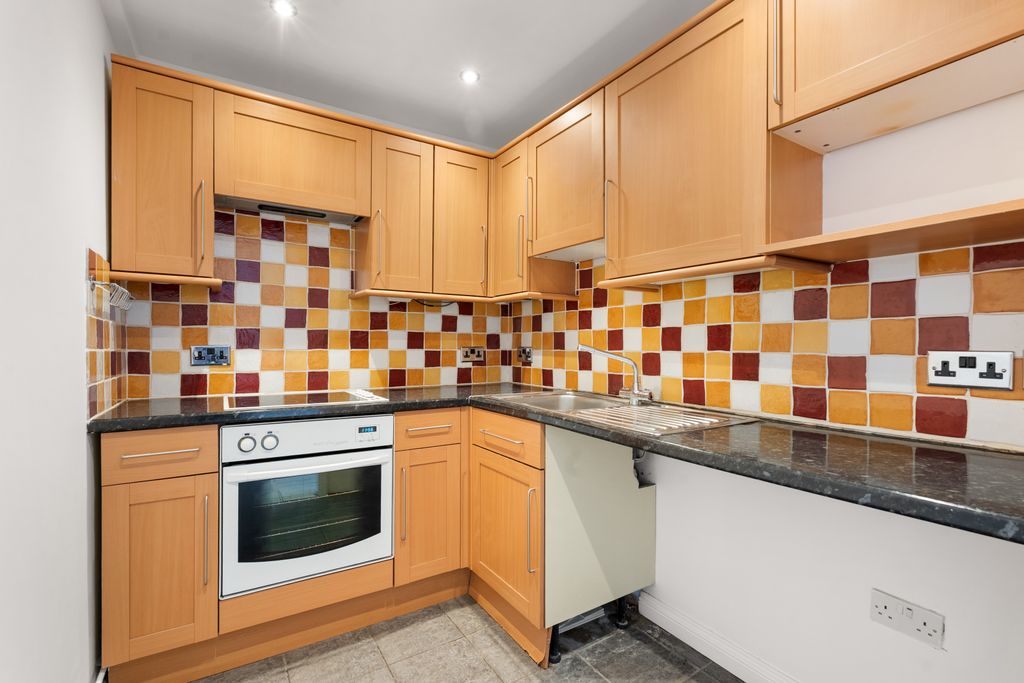Property photo 3 of 18
