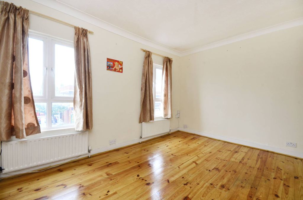 Property photo 1 of 4