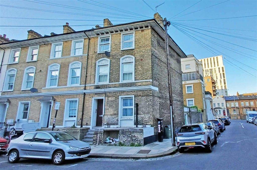 Property photo 1 of 8