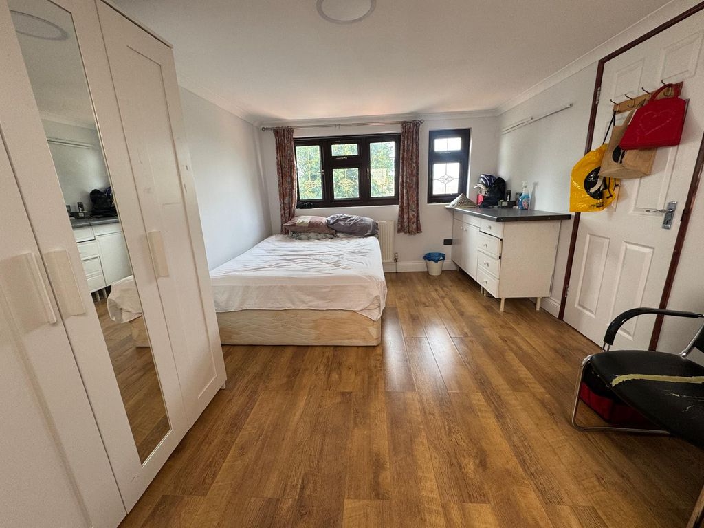 Property photo 2 of 4