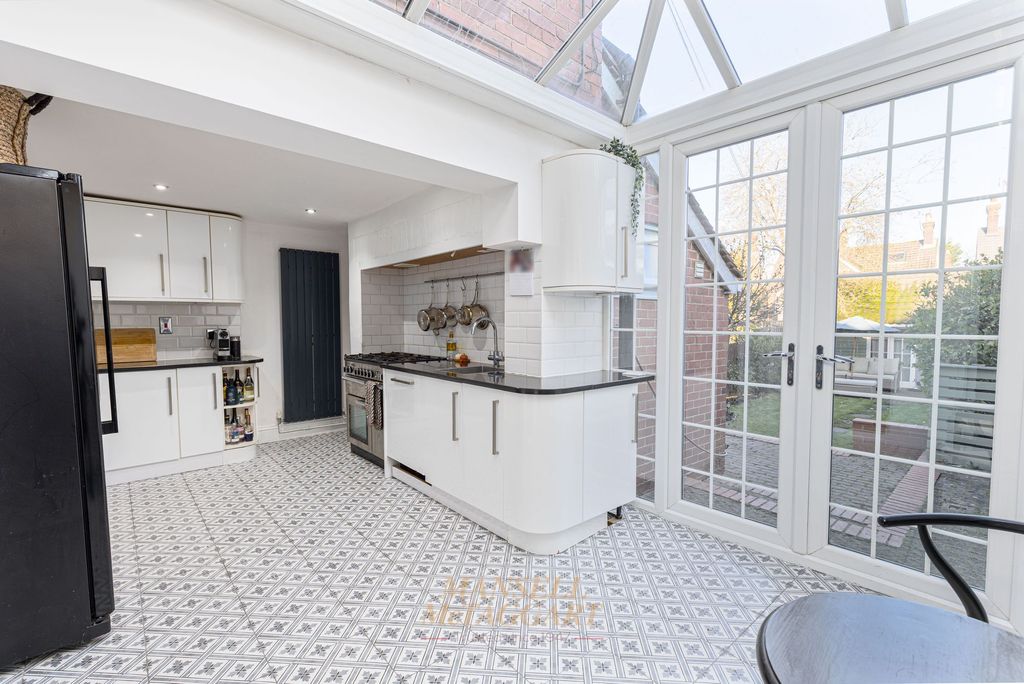 Property photo 3 of 35