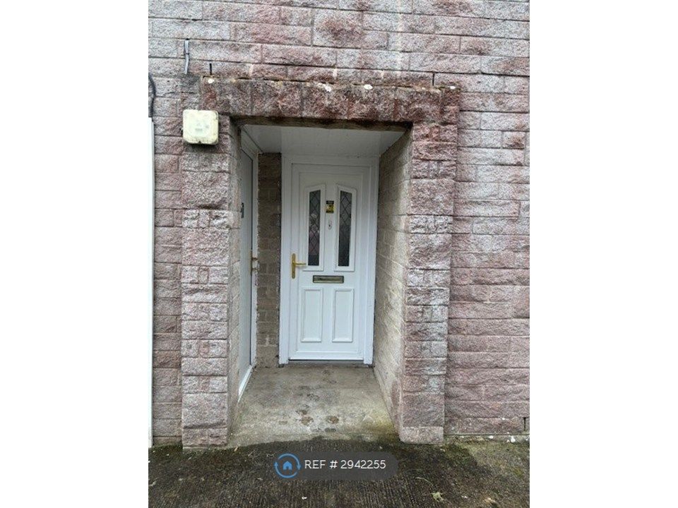 Property photo 3 of 13 Entrace