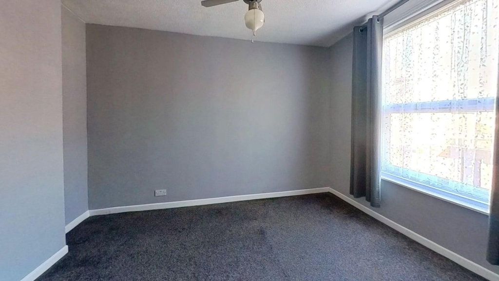 Property photo 2 of 6 125A-Twyford-Avenue-Bedroom 1.Jpg