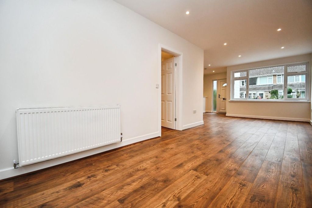 Property photo 3 of 12 B8417319-Dsc_3224.Jpg