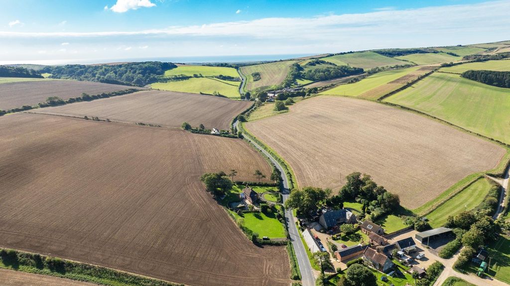 Property photo 3 of 79 Nestled In The Countryside