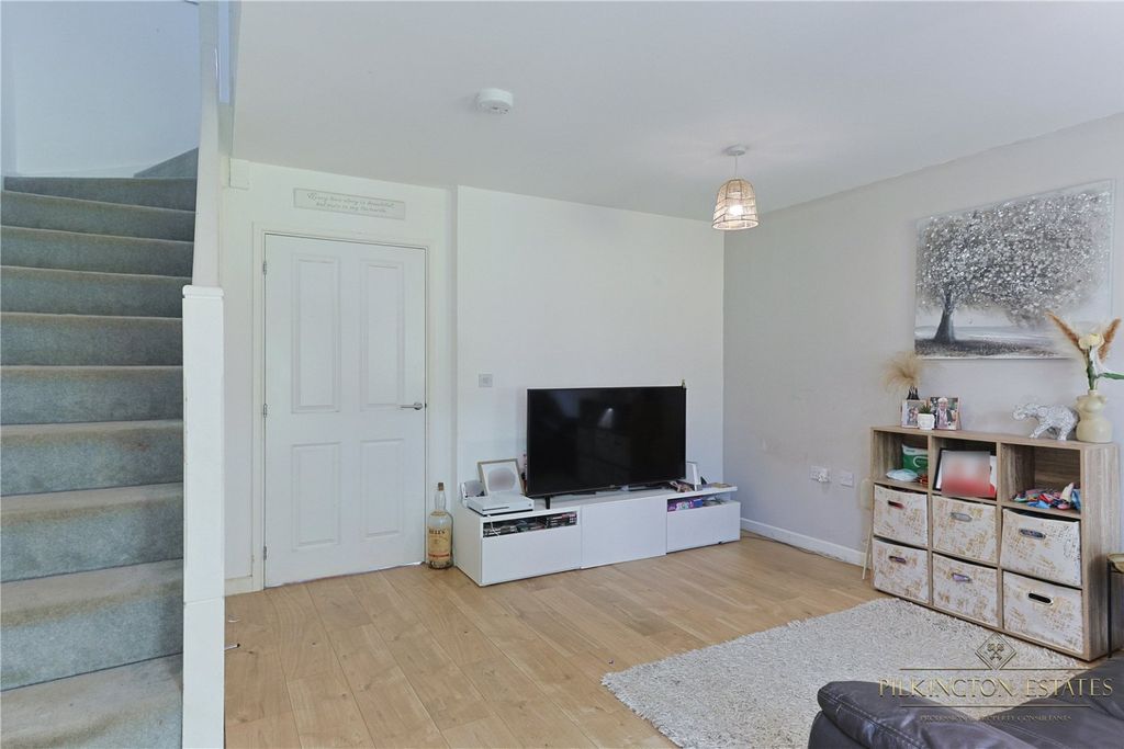 Property photo 2 of 11 4275221