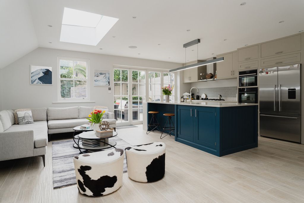 Property photo 2 of 44