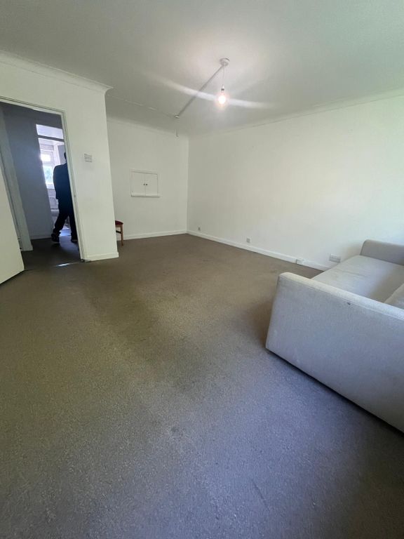 Property photo 2 of 5 Gallery