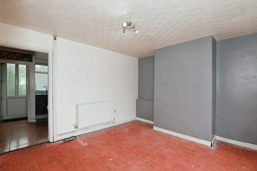 Property photo 3 of 15 Lounge