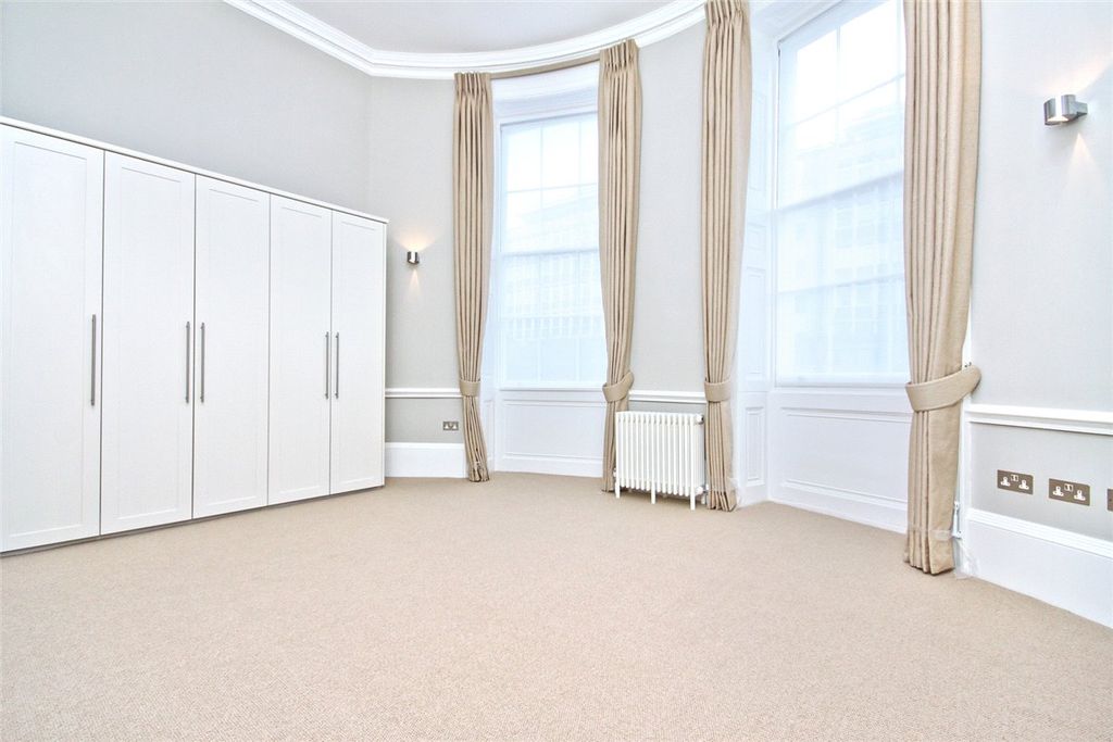 Property photo 3 of 6 Picture No. 06