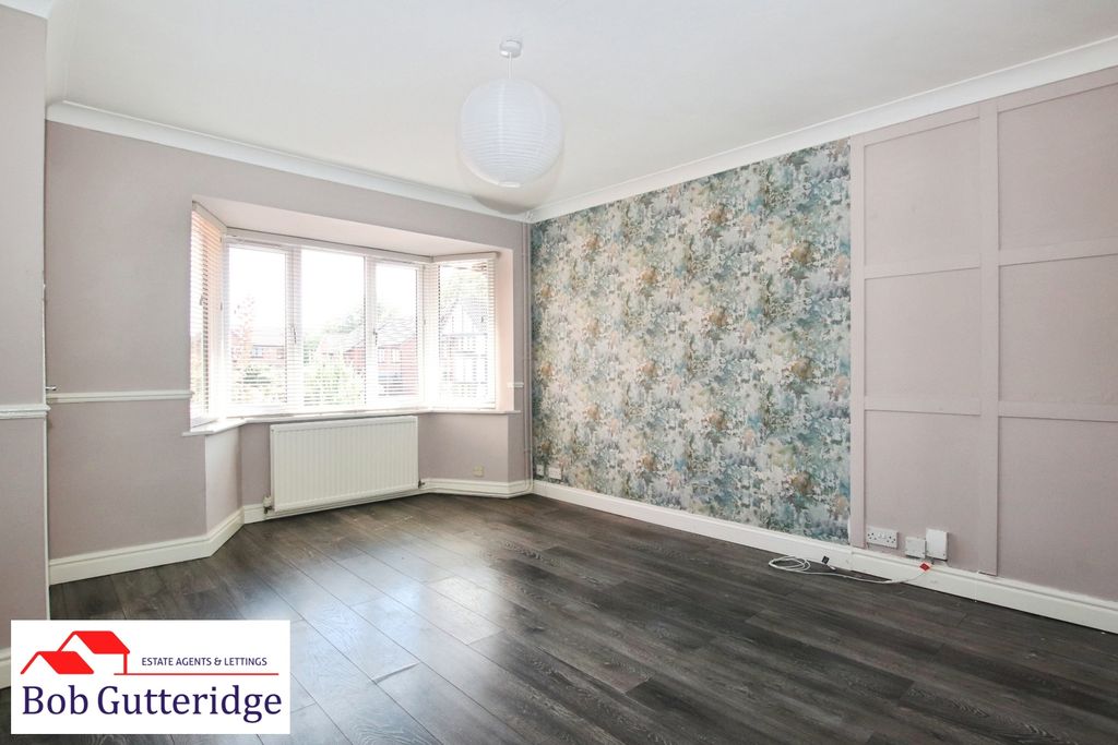 Property photo 2 of 27 Bay-Fronted Lounge