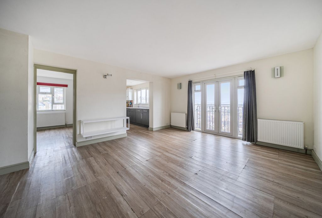 Property photo 3 of 12 Sittnig Room