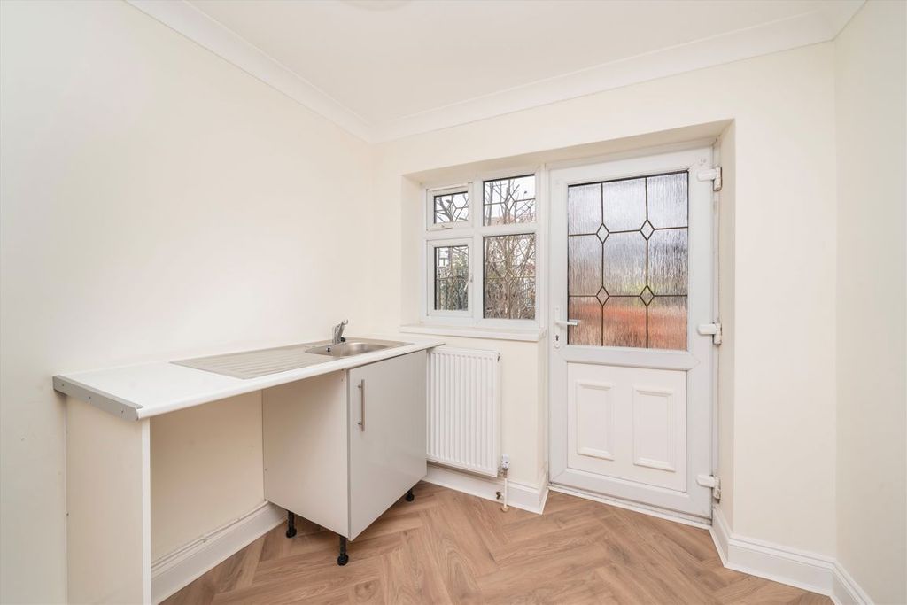 Property photo 2 of 3