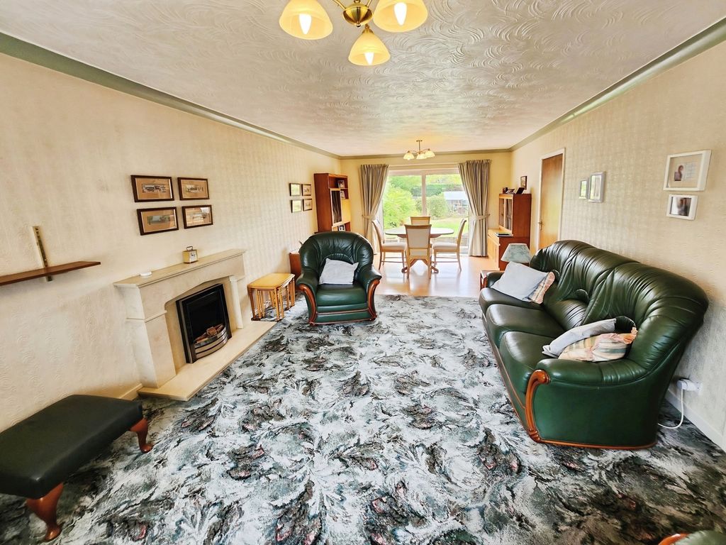 Property photo 2 of 15 Lounge/Dining Room