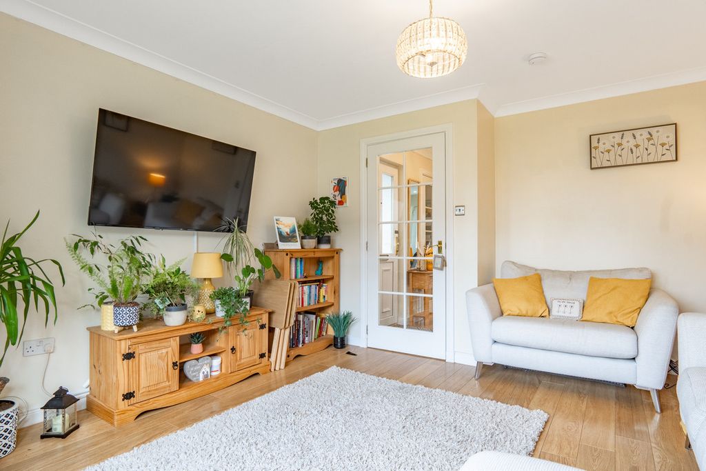 Property photo 3 of 40