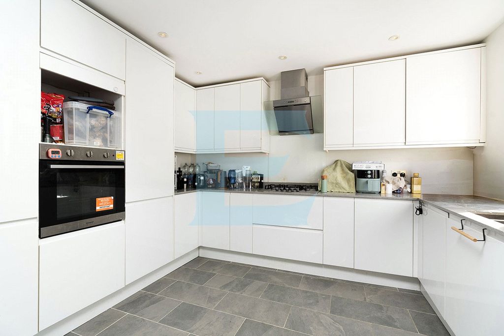 Property photo 2 of 17 Picture No. 08