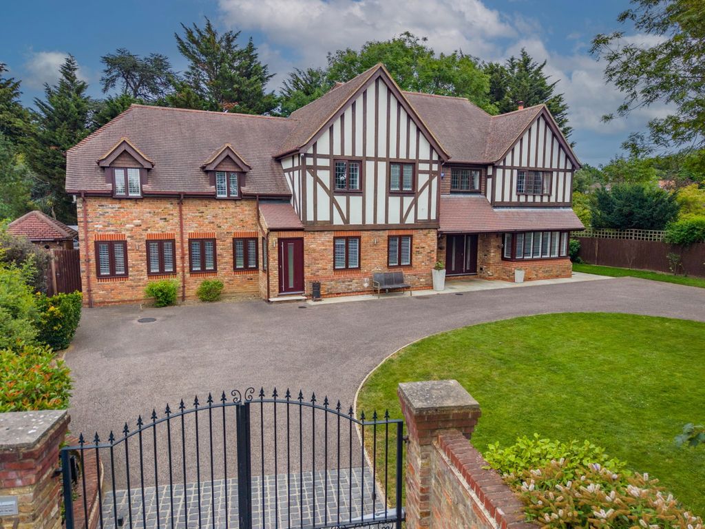 Property photo 1 of 44