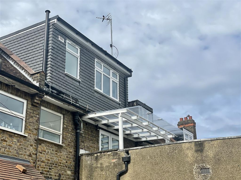 Property photo 3 of 16 Council Tax