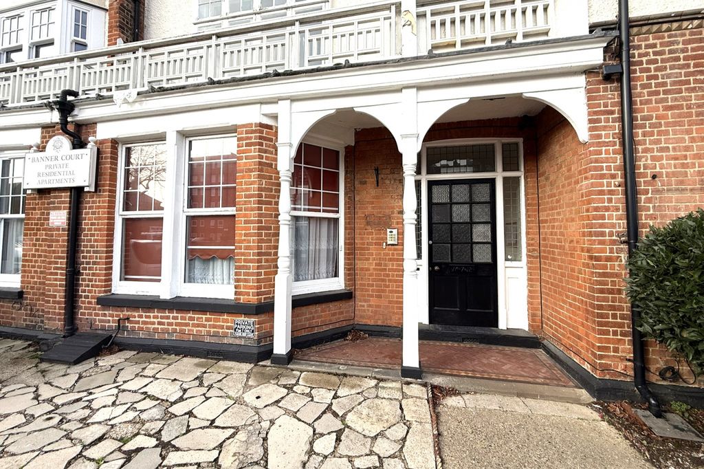 Property photo 1 of 12 A Beautiful Ground Floor Apartment In Lowestoft