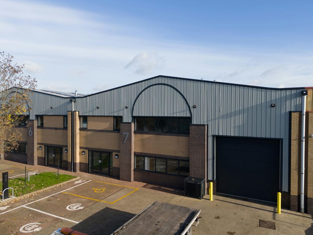 Property photo 2 of 9 Euroway Tp_Unit 7_030.Jpg