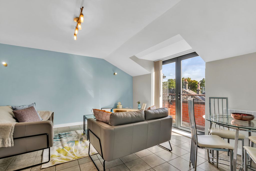 Property photo 1 of 9 Property Photo