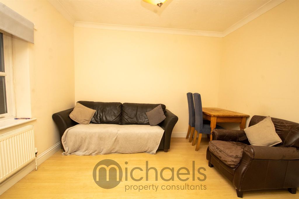 Property photo 3 of 9 Living Room