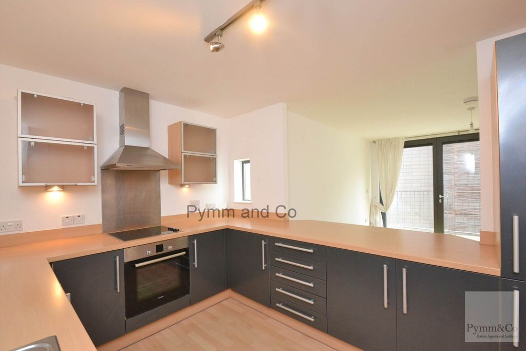 Property photo 2 of 8