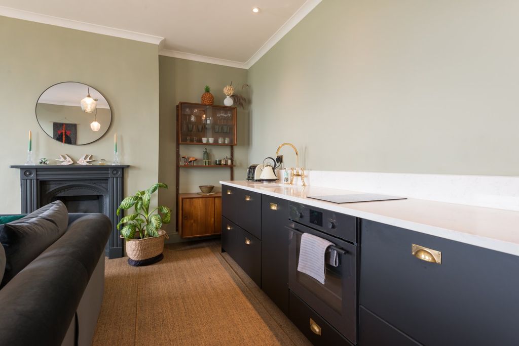 Property photo 3 of 6 Picture 3