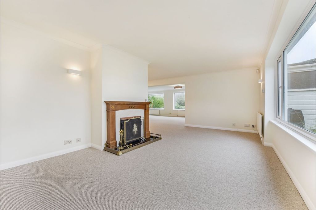 Property photo 3 of 26