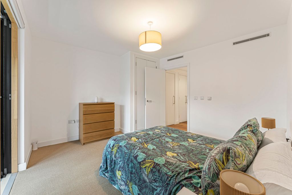 Property photo 3 of 15 Bedroom