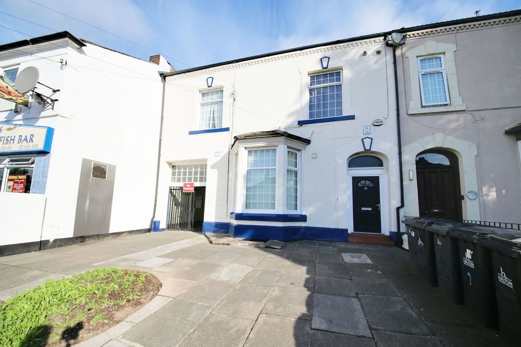Property photo 1 of 10 Front