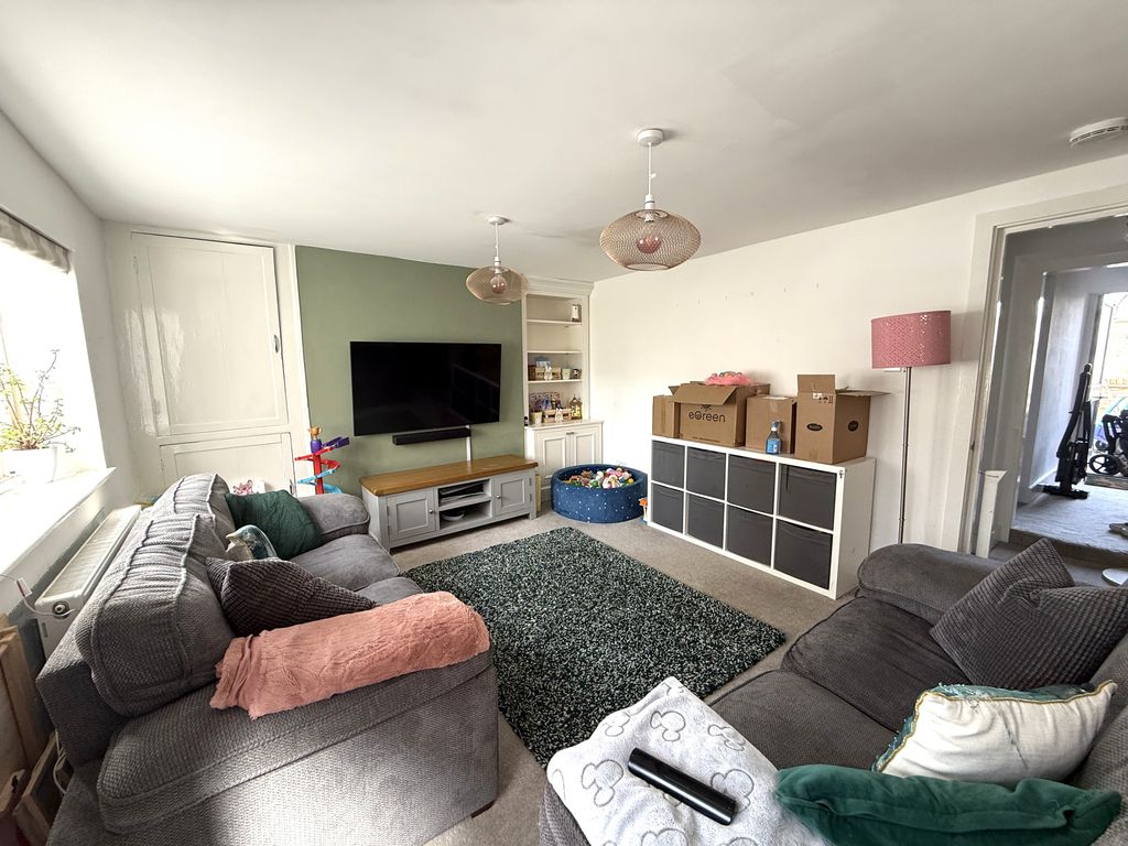 Property photo 3 of 6