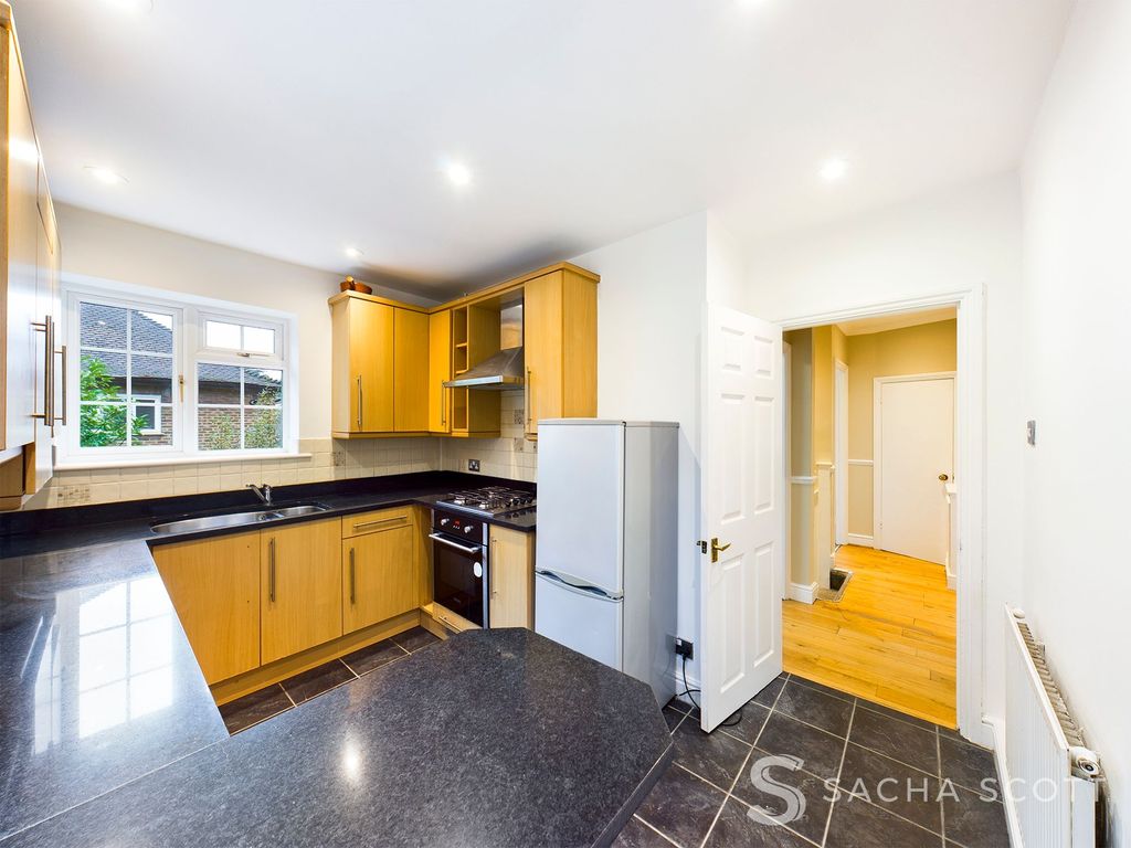 Property photo 3 of 13 Kitchen / Breakfast Room