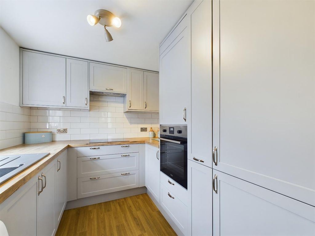 Property photo 2 of 22 Cam02391G0-Pr0092-Still003.Jpg