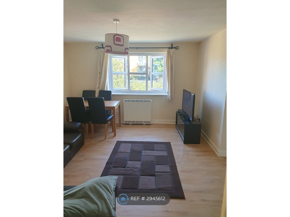 Property photo 1 of 12 Living Room