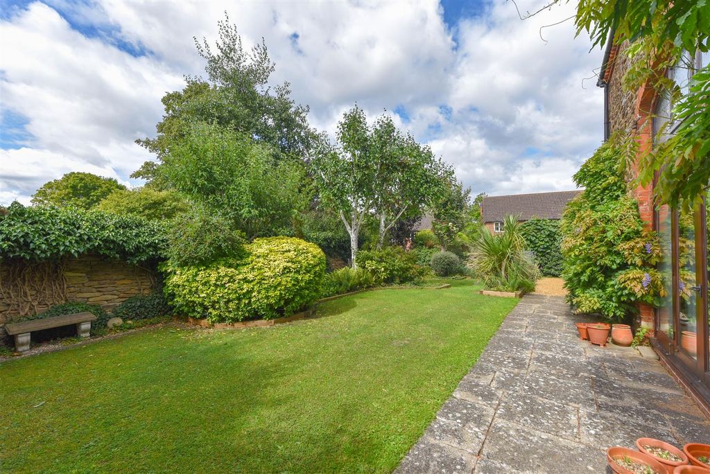 Property photo 3 of 27