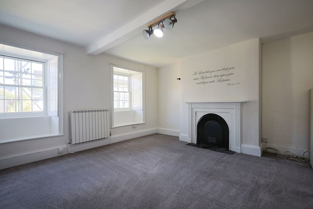 Property photo 3 of 19 Photo 2