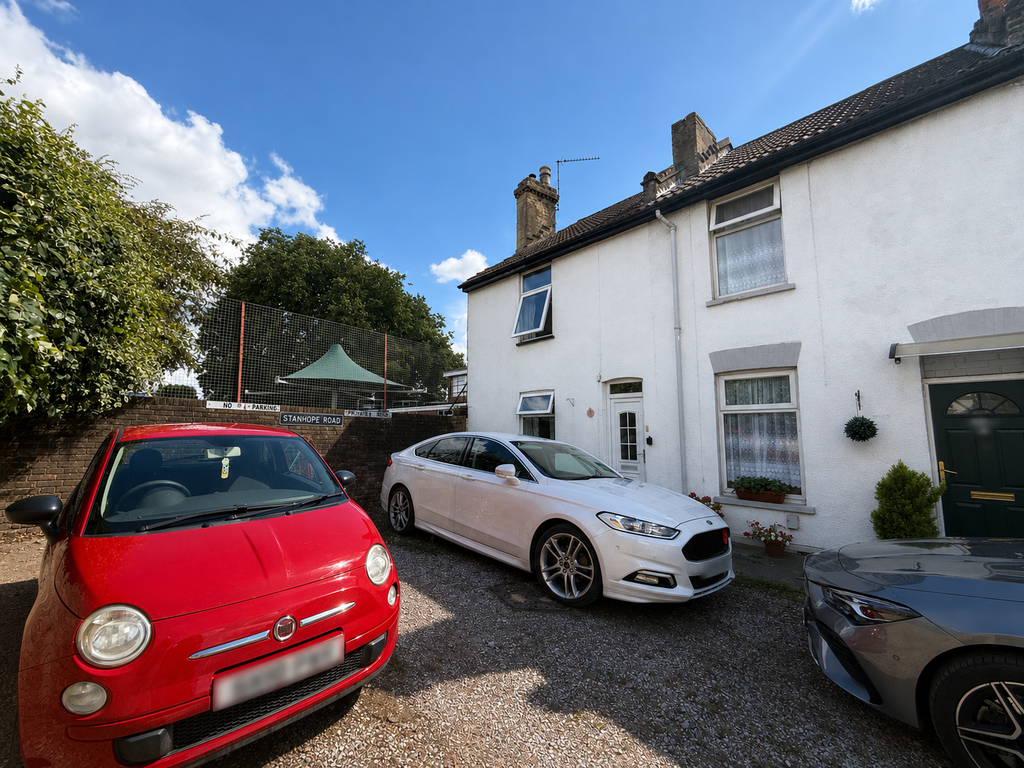 Property photo 1 of 8