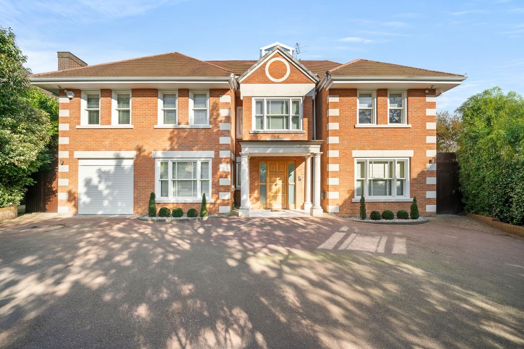 Property photo 2 of 23