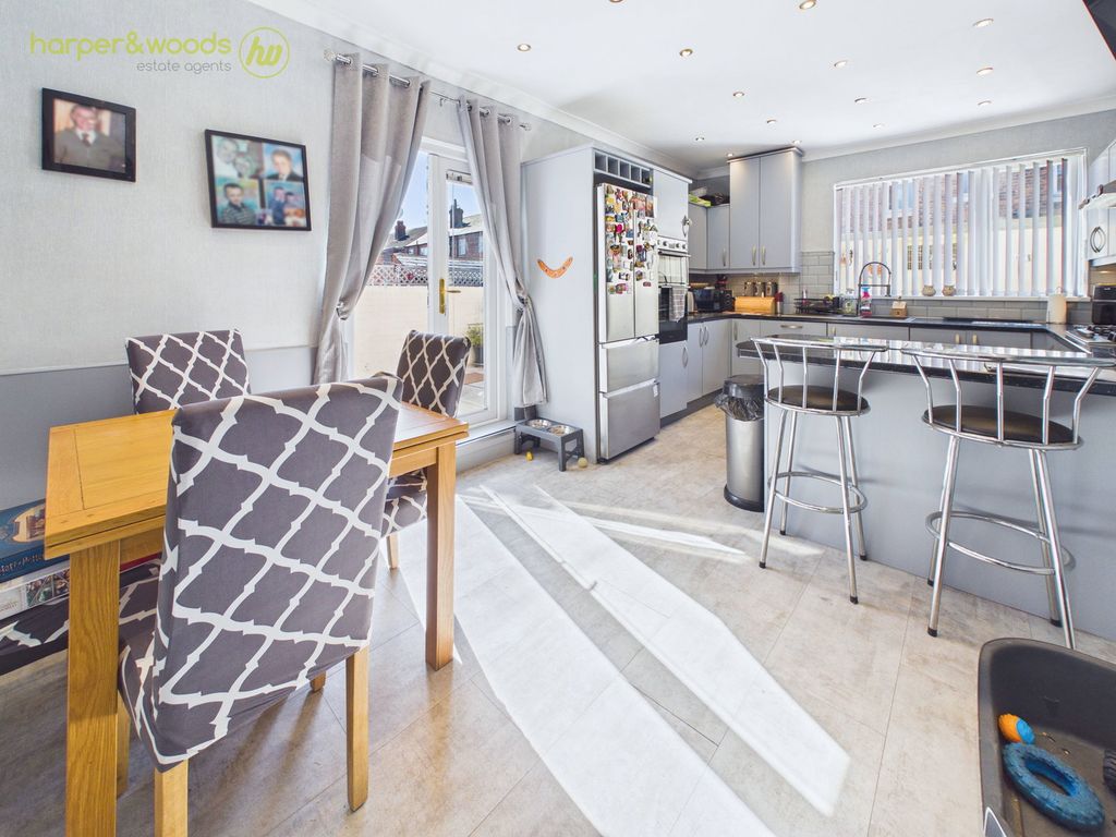 Property photo 3 of 38