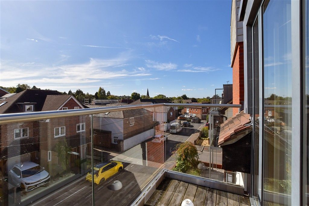 Property photo 3 of 9 Balcony