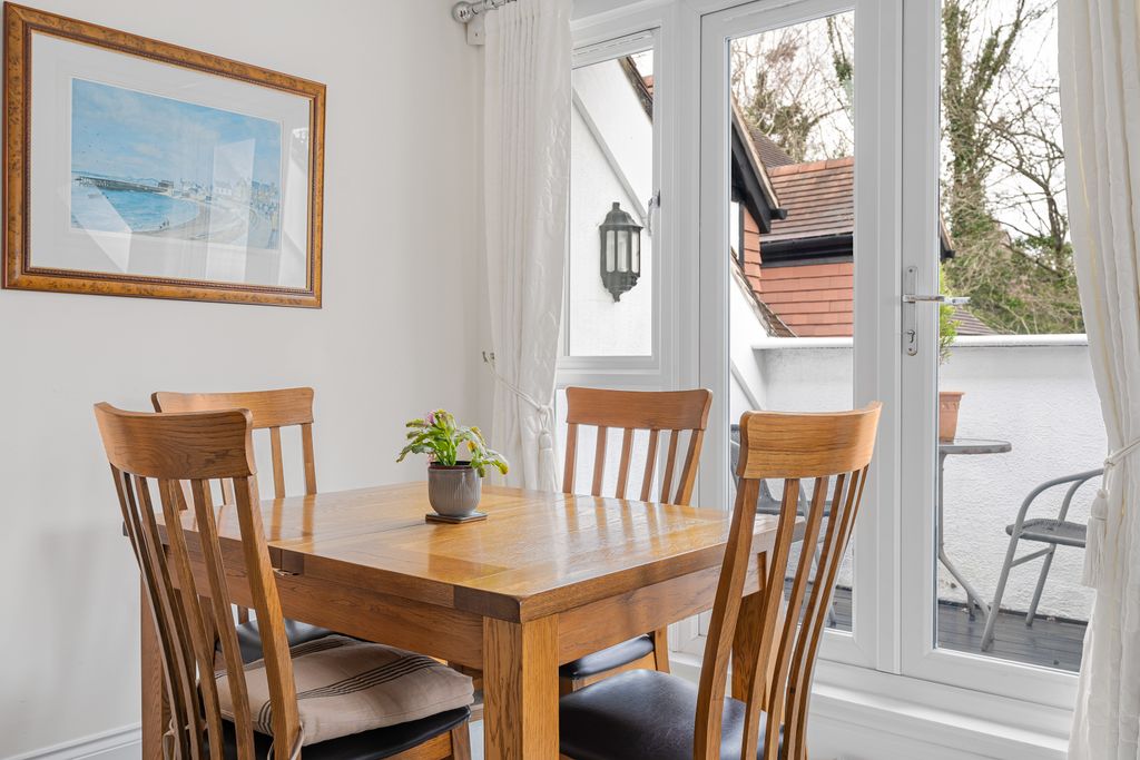 Additional image 11 of 2 bed flat for saleMerritts Meadow, Petersfield, Hampshire GU31